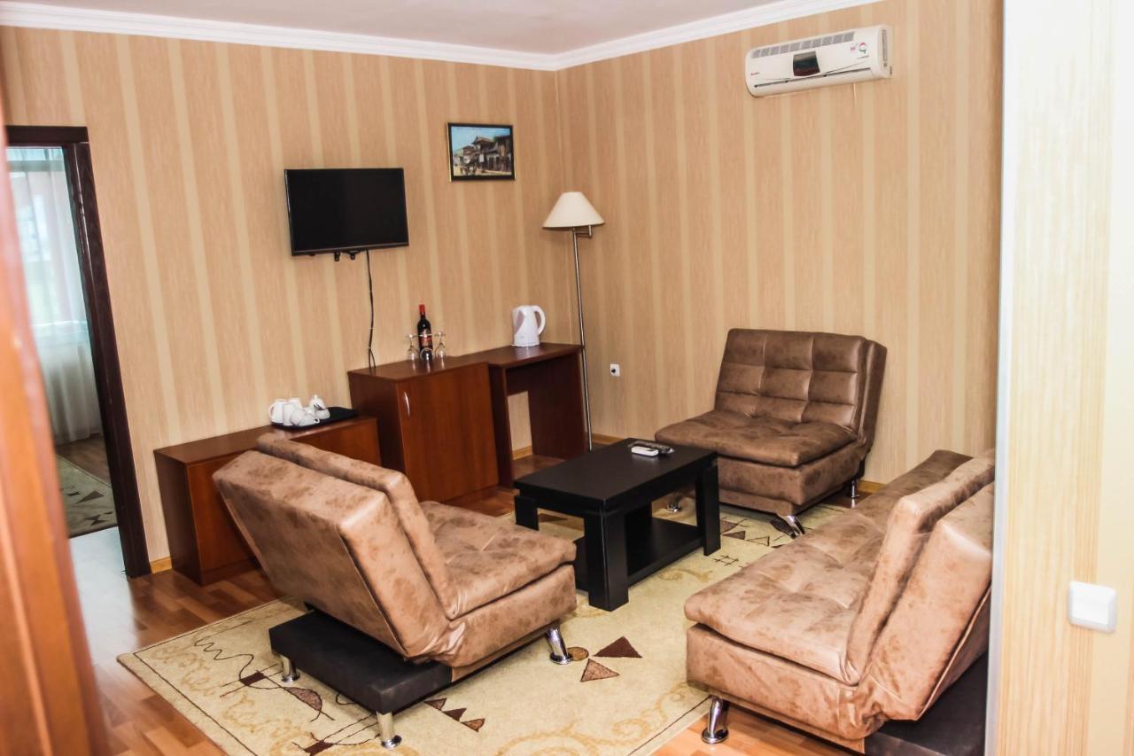 Hotel Istanbul Batumi Exterior photo