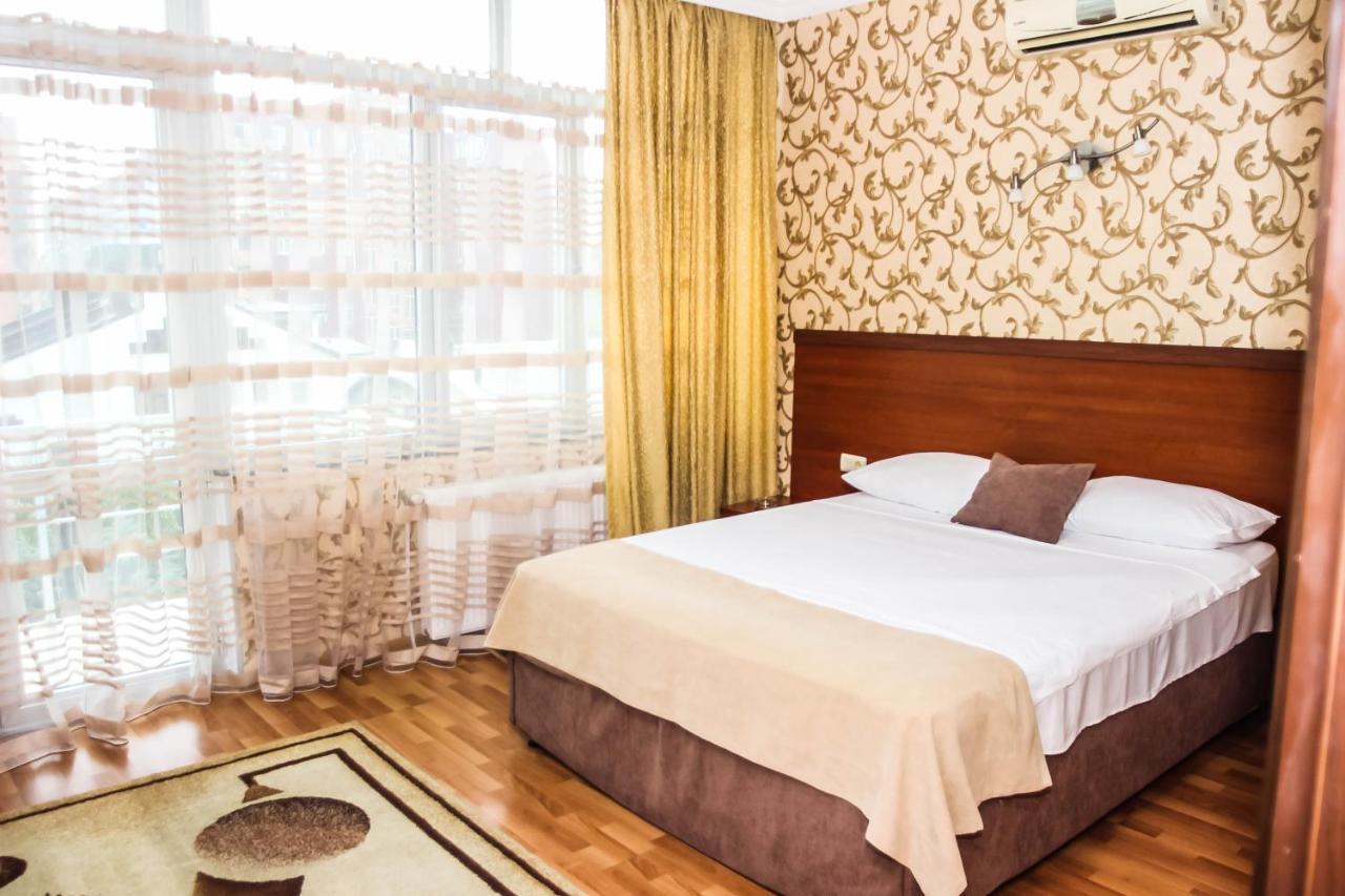 Hotel Istanbul Batumi Exterior photo
