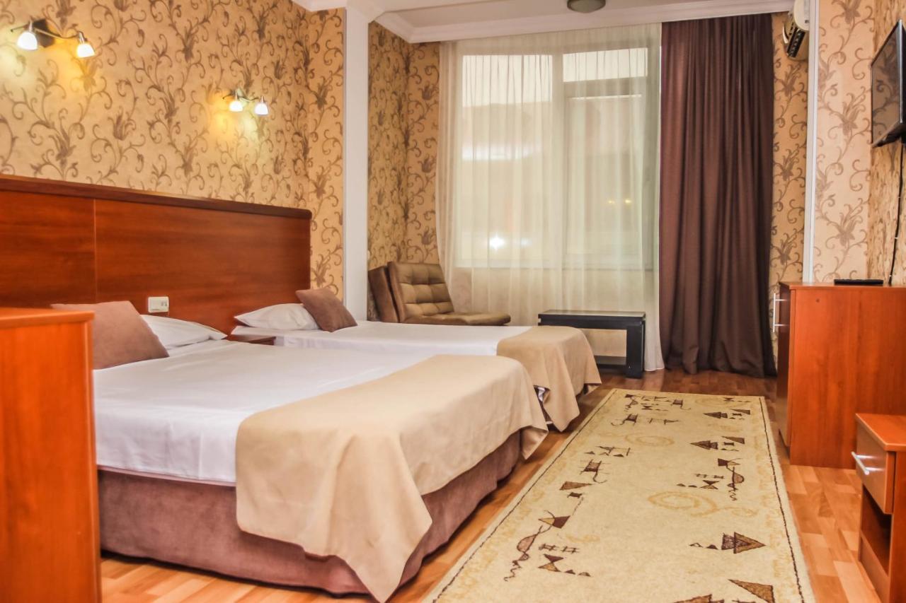 Hotel Istanbul Batumi Exterior photo